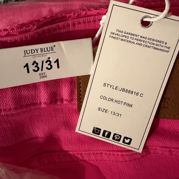 NWT - Judy Blue - Hot Pink High Waist Straight Women's Jeans - Size 13/31 - Picture 5 of 5